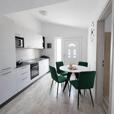 Sunset - Two Bedroom With Terrace And Sea View Apartment